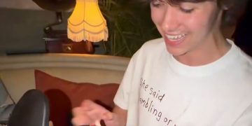 Toshi Bet gives $500,000 watch to a crypto influencer on Twitter